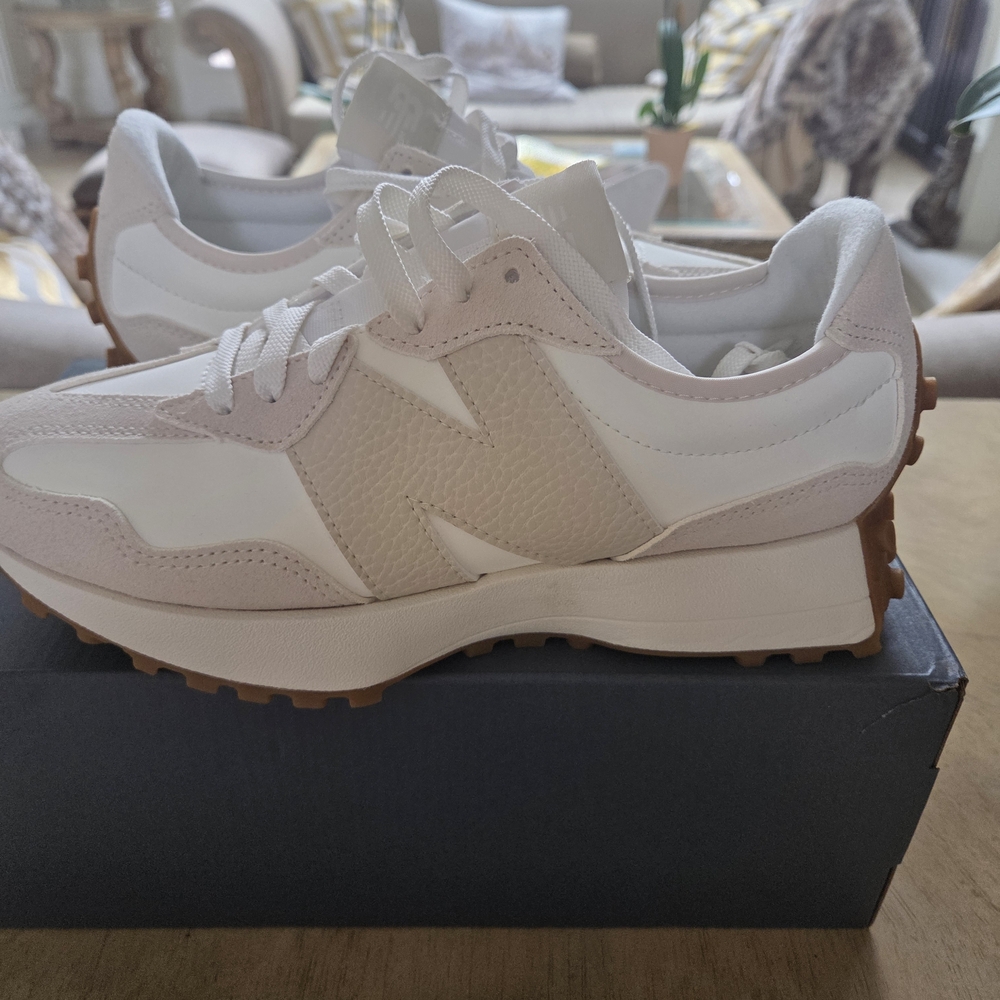 New Balance Lifestyle 327 Women's Cream and White Sneakers. Brand new! Size 8.5